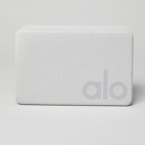 NWT - ALO Yoga Uplifting Yoga Block